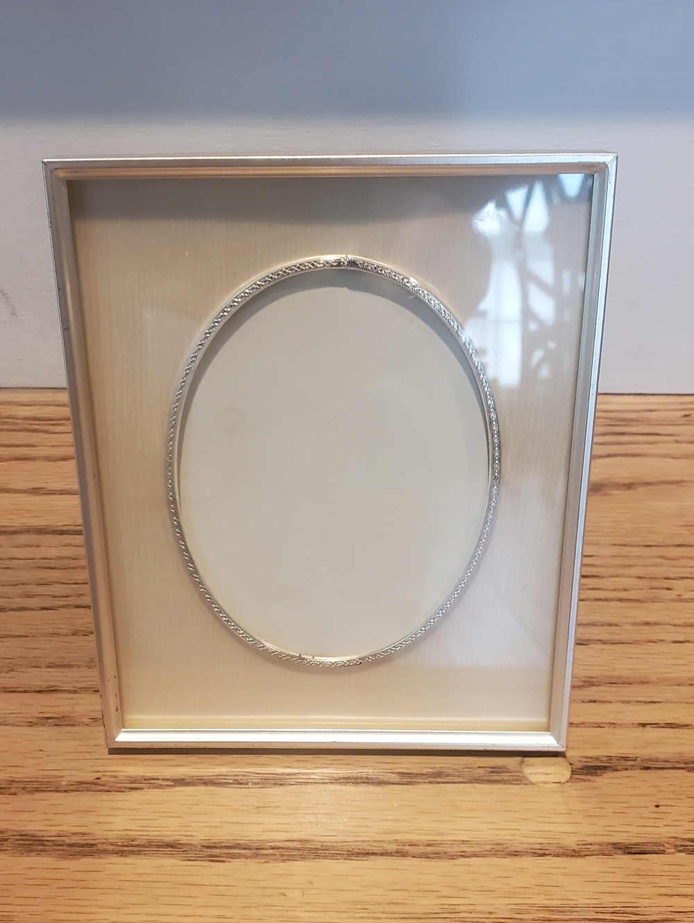 Picture Frame - Self Standing (6"L x 5"W) - Metal Frame (Gold) / Glass Cover
